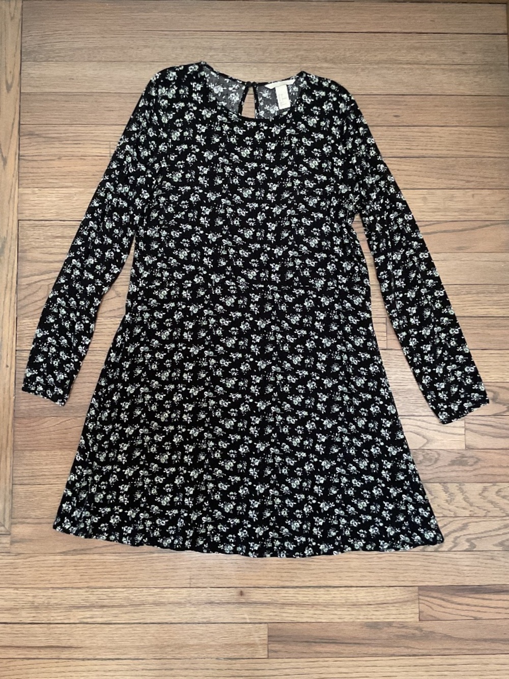 H&M black floral print dress - Size 4